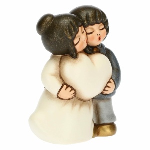 Coppia sposini abbracciati seduti piccoli - Thun - immagine 3