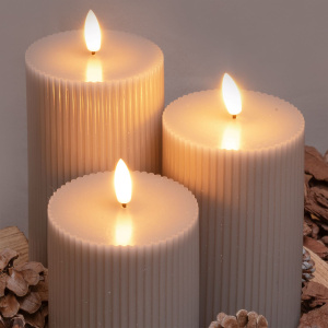Set 3 Candela Cilindrica 3DF a Coste RIBBED ø7,5cm H10/12,5/15cm Cera Grigio Marrone TAUPE Glossy 3D Wick Flame con Telecomanco 10F - Lotti - immagine 4