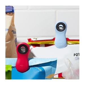 4 Clip Magnetiche Multiuso in colori assortiti - OXO - immagine 5